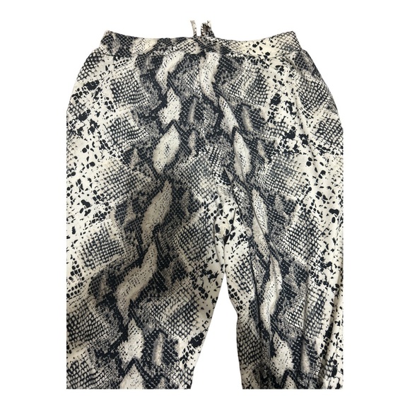 🌼 ee: some Polyester pants 💥🌼 - Picture 4 of 6